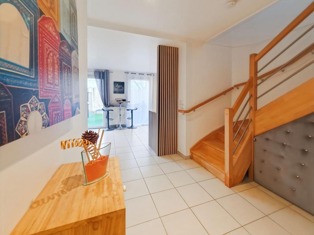 ANGERS Maison récente climatisée à Angers offrant 85 m² habitables avec une terrasse 3