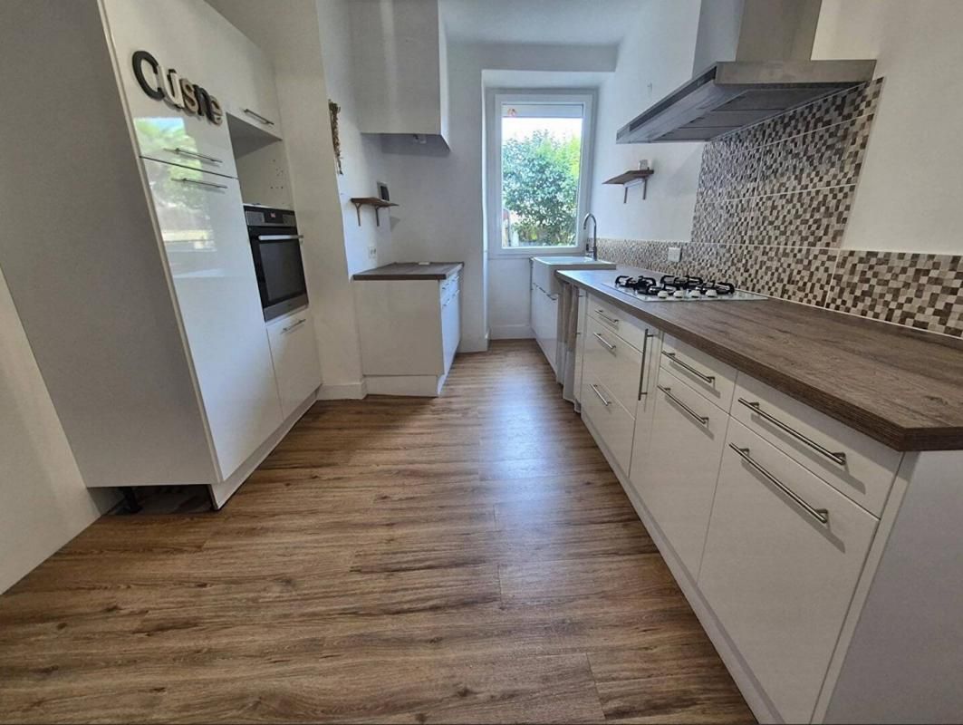 MIRANDE Maison de ville T5 de 172m2 avec garages, cour et terrasse 4