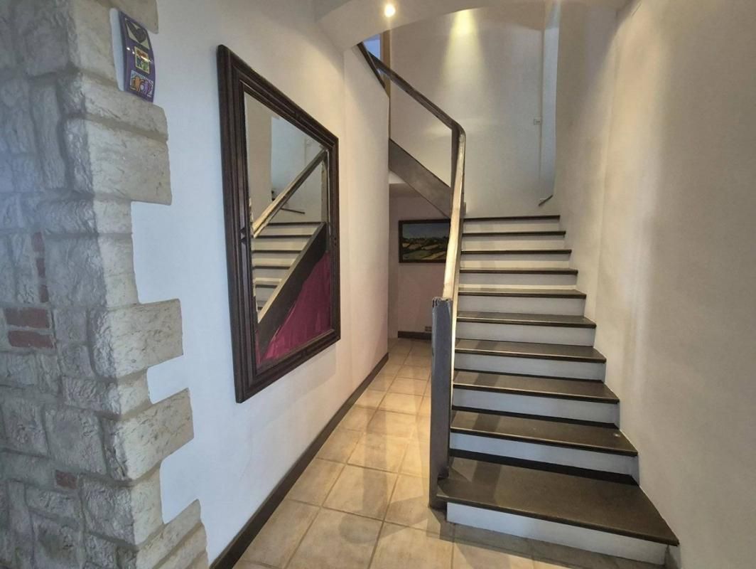 PUYCASQUIER Maison de caractère de 290m2 avec sauna et jacuzzi 4