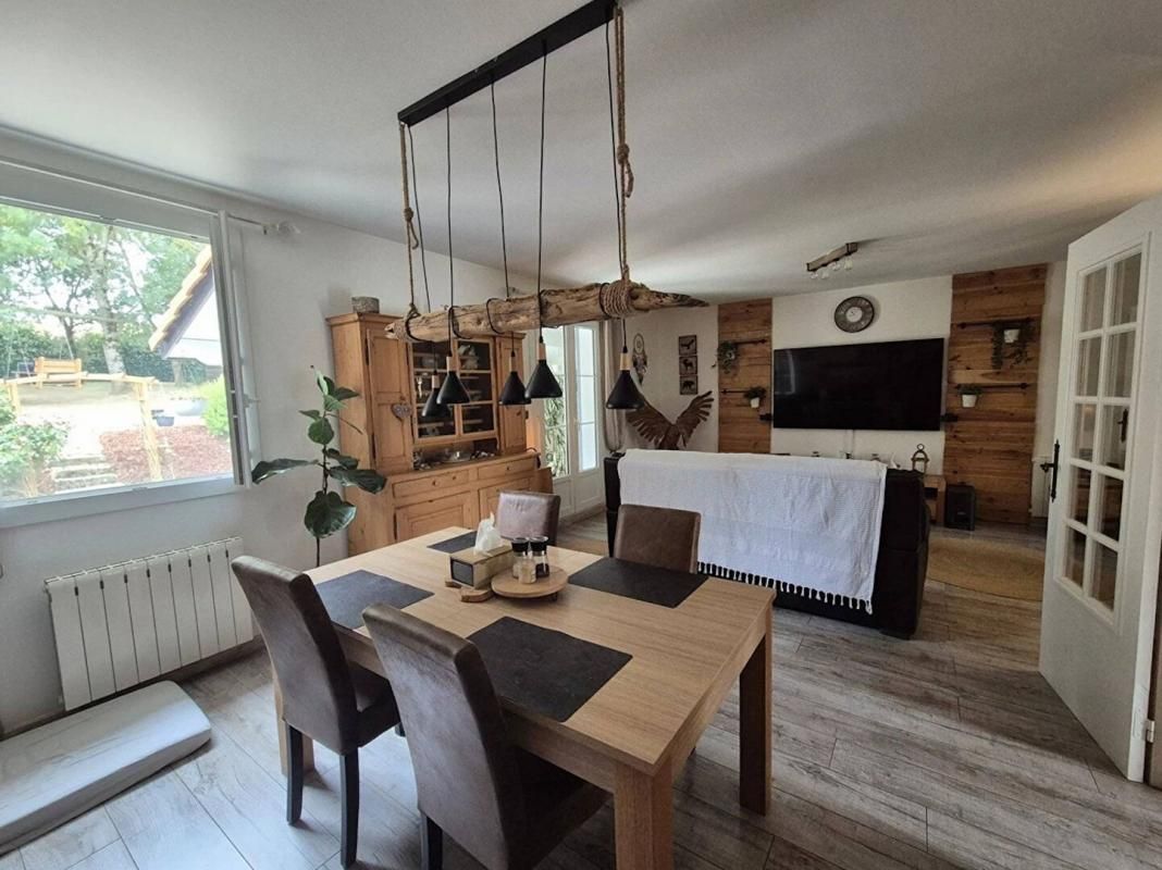 BARRAN Maison T6 de plain-pied de 138m2 avec dépendance, piscine et jardin 3