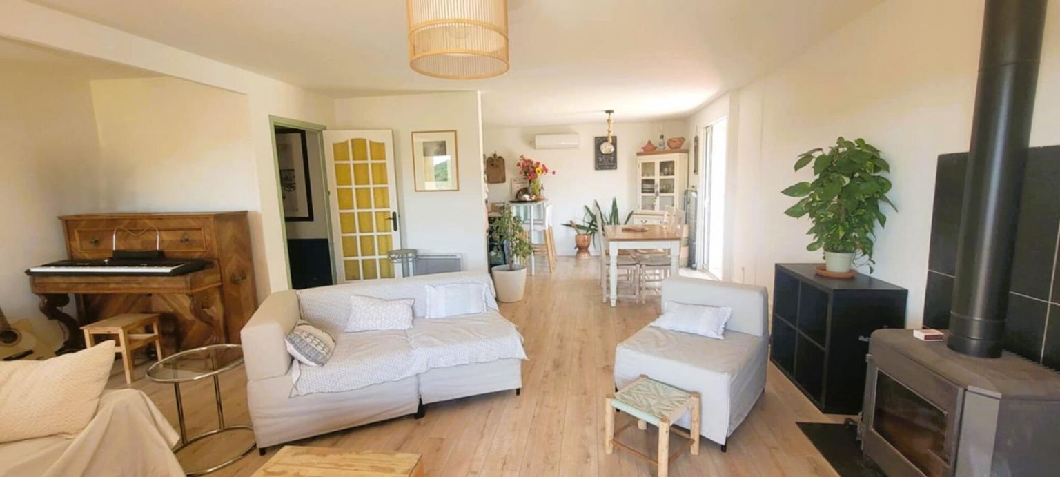 LE VAL LE VAL - VILLA de 159m² avec 3 chambres - dépendance et garage 2