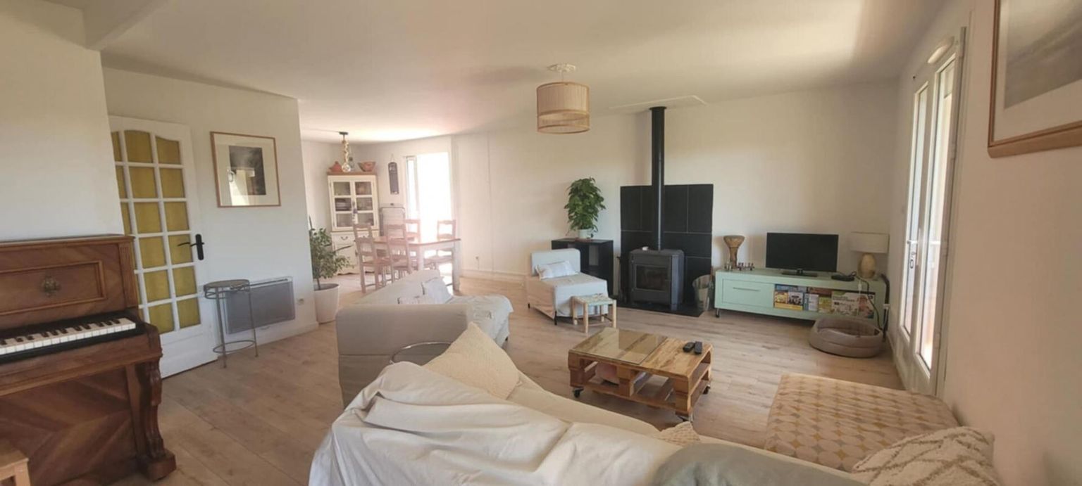 LE VAL LE VAL - VILLA de 159m² avec 3 chambres - dépendance et garage 3