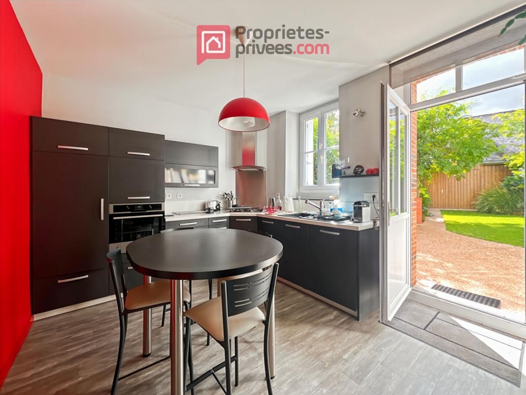 CHATEAUBRIANT Maison de caractère en centre ville de Chateaubriant 9 pièce(s) 210 m2 4