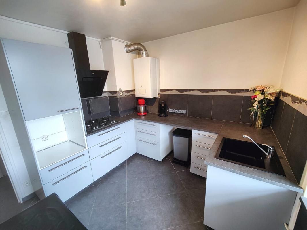 SAINT-MARTIN-D'HERES Appartement Saint Martin D Heres 4 pièce(s) 71 m2 3
