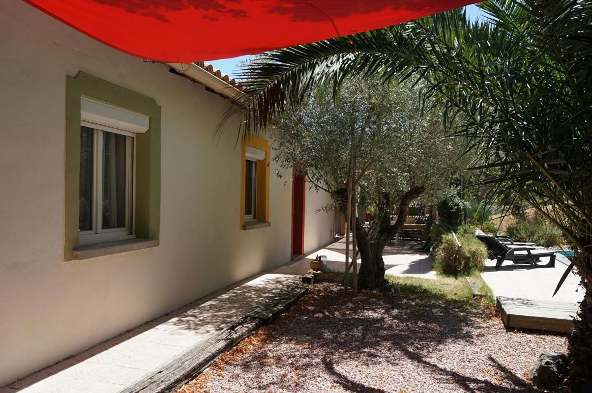 CARCASSONNE Ensemble immobilier de 440 m² sur une parcelle de 1536 m² 2