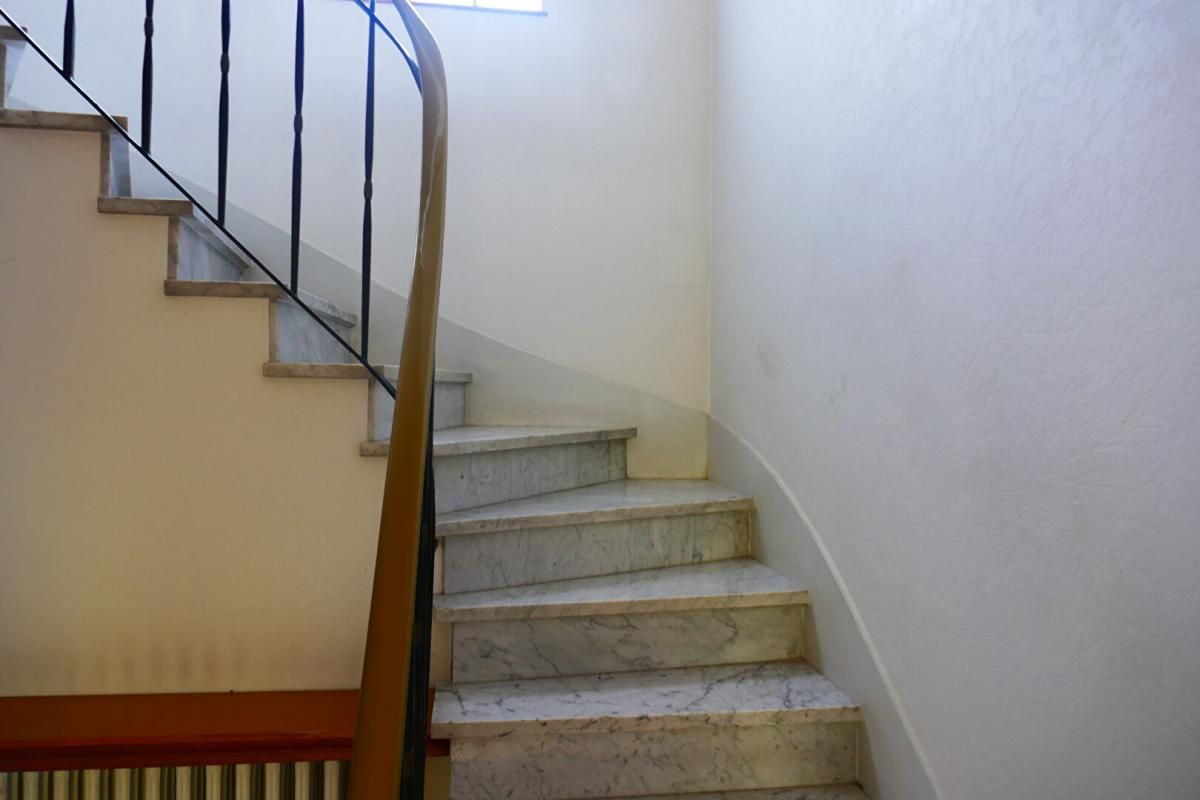 BEGLES Maison avec garage et dépendance Fort potentiel travaux à prévoir 3