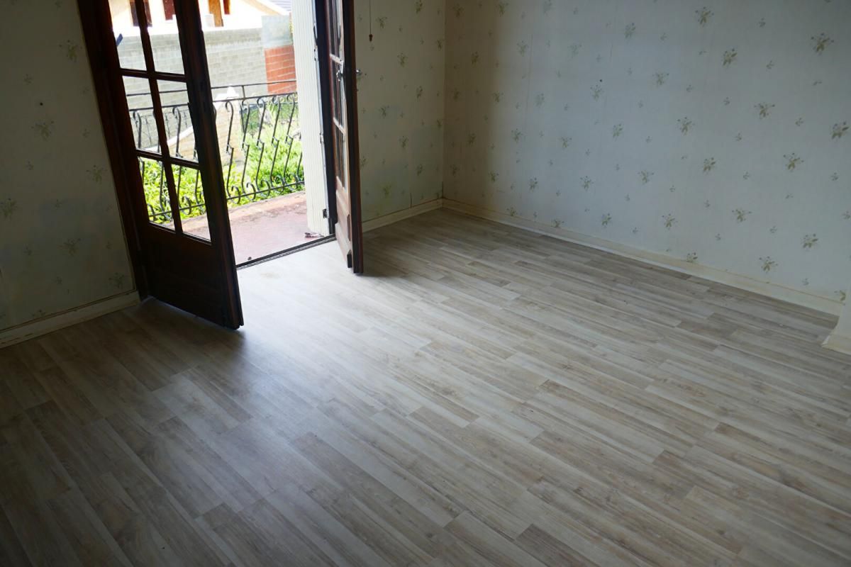 BEGLES Maison avec garage et dépendance Fort potentiel travaux à prévoir 4