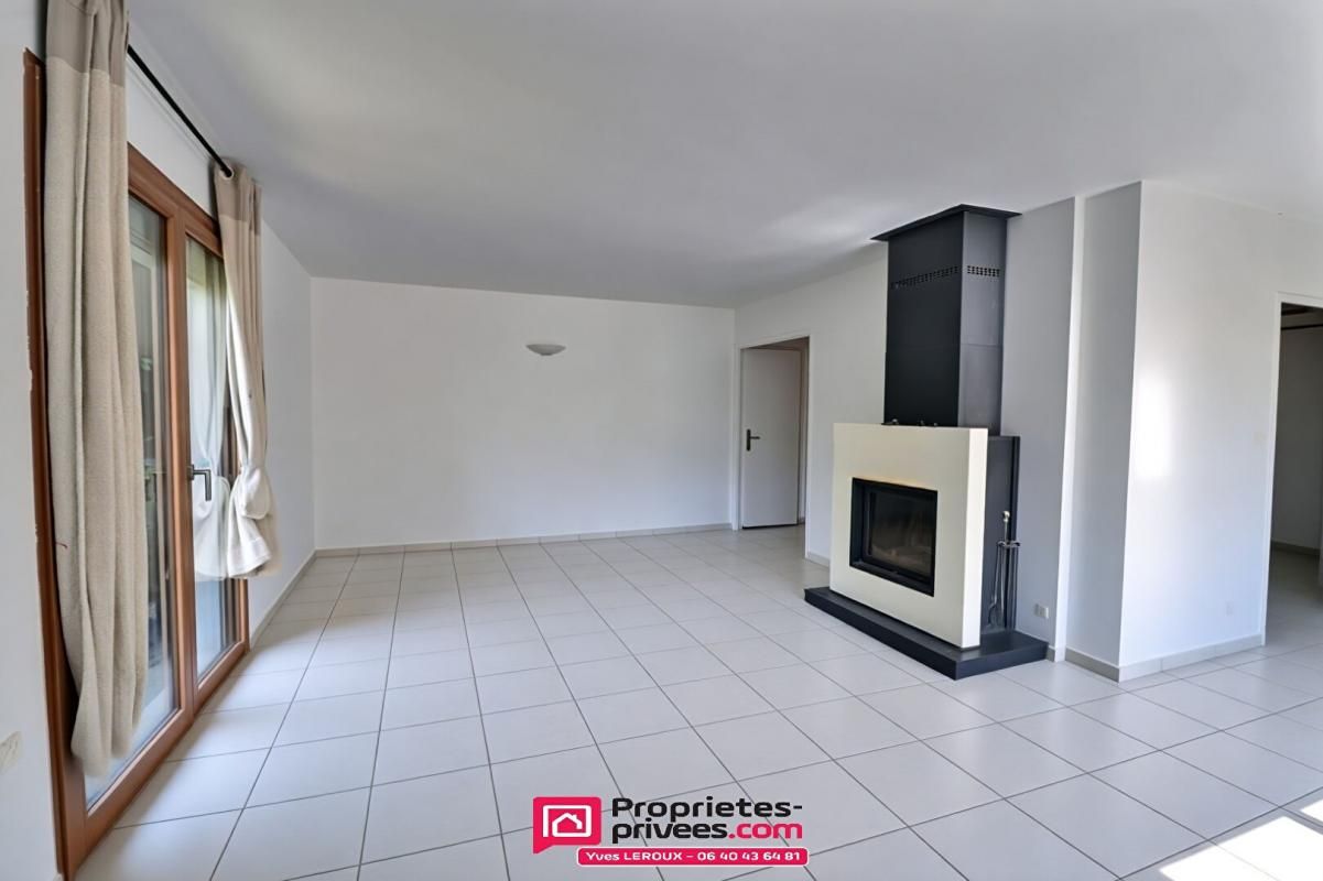CHOISY Maison individuelle 5 pièces ,104 m² sur terrain 1100 m² piscinable 3