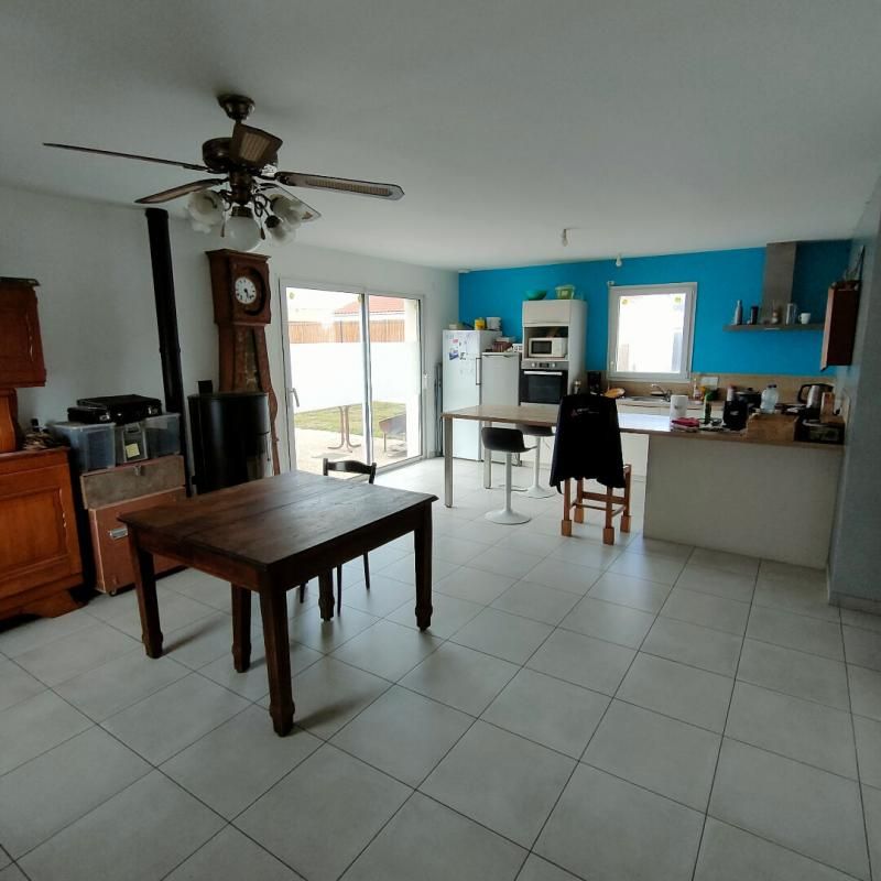 SAINT-MARTIN-DES-TILLEULS Maison Saint Martin des Tilleuls 5 pièces 80 m2 2