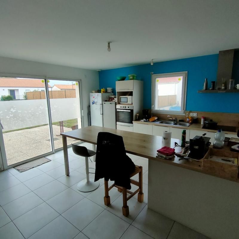 SAINT-MARTIN-DES-TILLEULS Maison Saint Martin des Tilleuls 5 pièces 80 m2 3