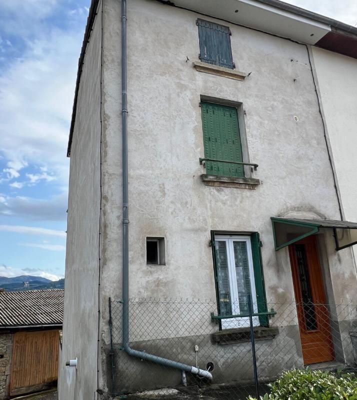 SAINT-REMY-SUR-DUROLLE Maison Saint Remy Sur Durolle 4 pièce(s) 102 m2 1