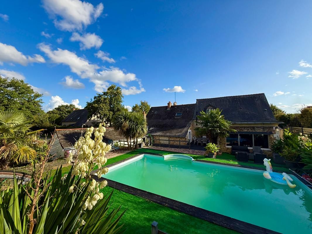 CHAMPIGNE Maison Les Hauts D Anjou 10 pièces 260 m2 avec piscine 2