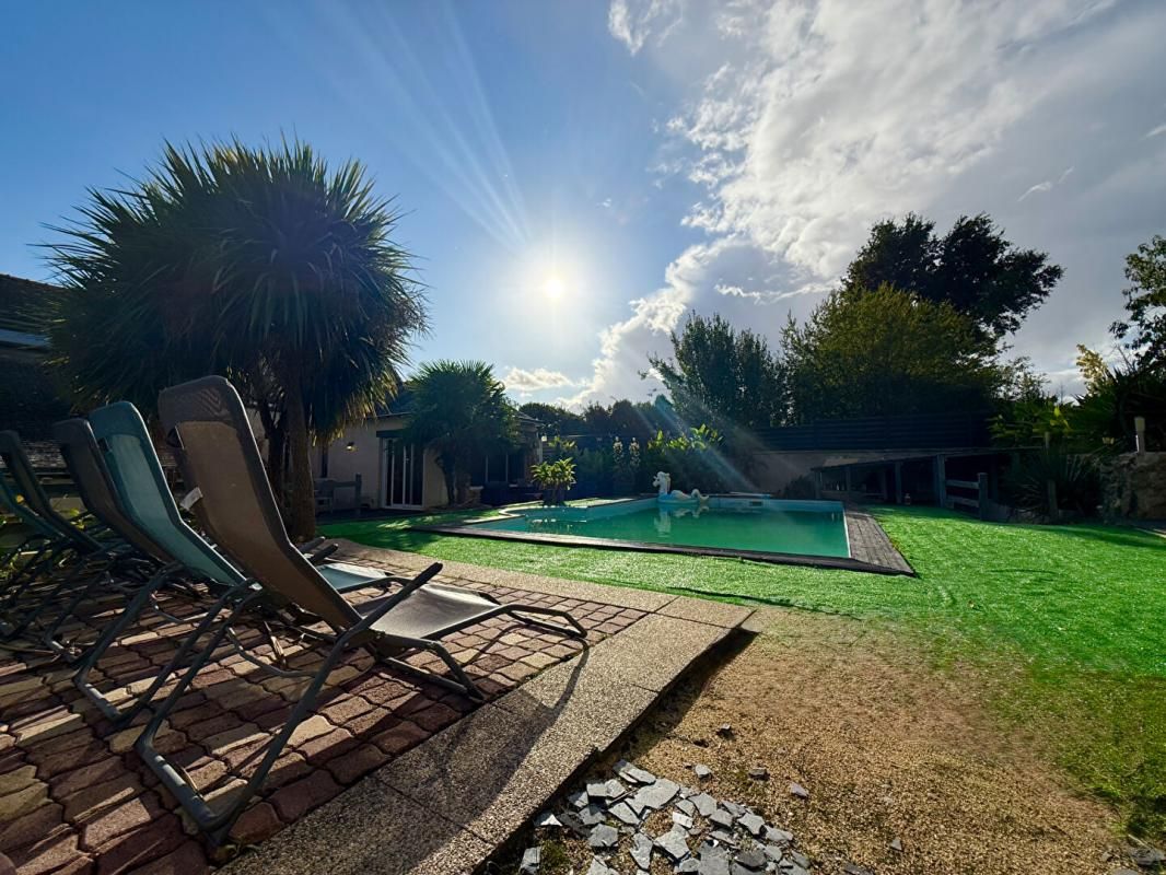 CHAMPIGNE Maison Les Hauts D Anjou 10 pièces 260 m2 avec piscine 3