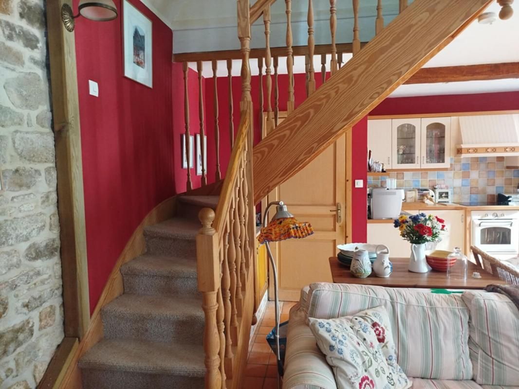 GUEMENE-SUR-SCORFF Maison en pierre en bourg 4