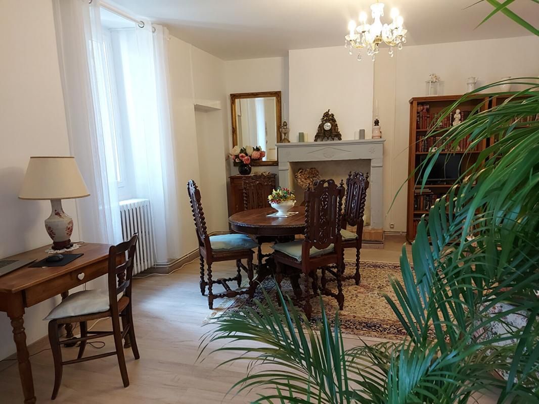 SAINT-ESTEPHE Charmante Maison pierre Saint-Estèphe 5 pièce(s) 109 m2 3