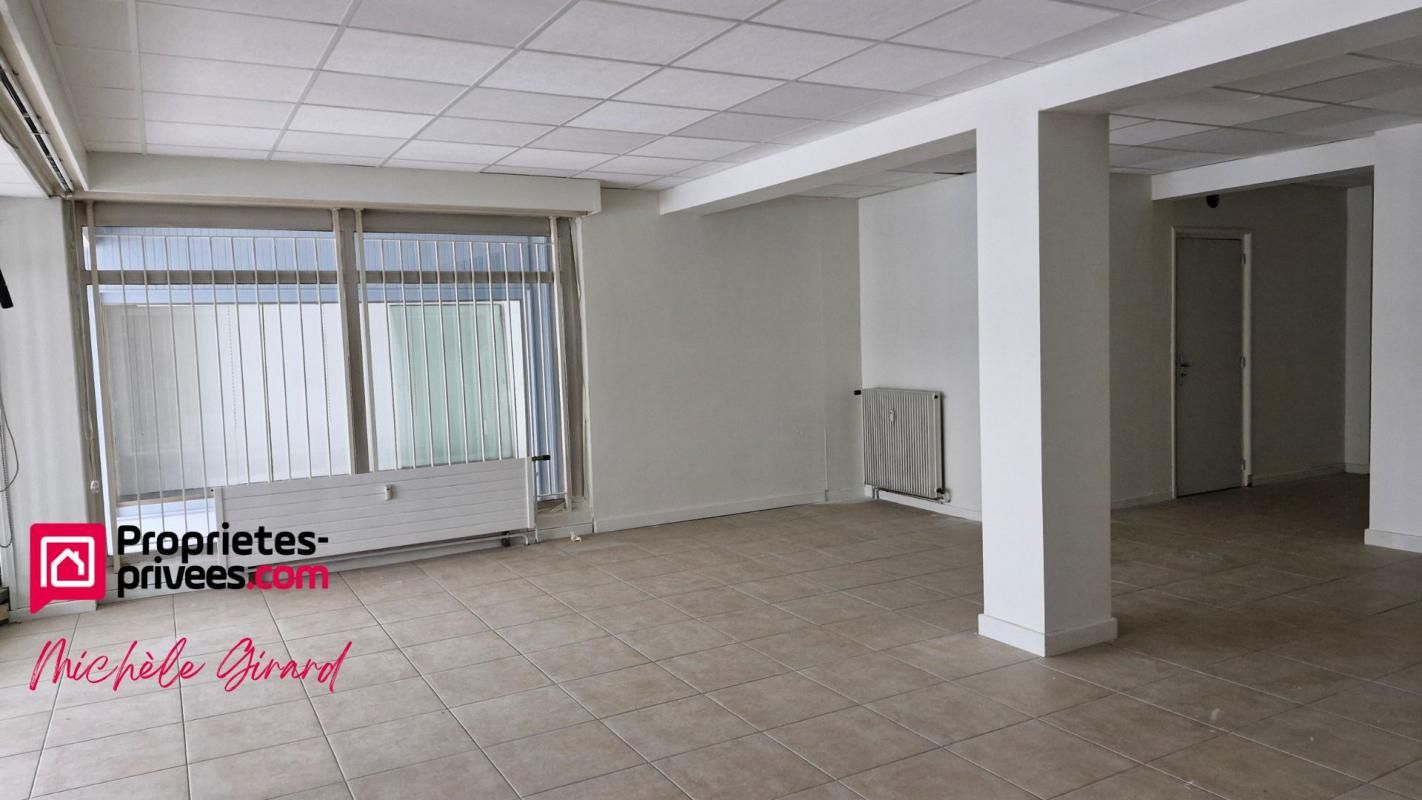 LE COTEAU LE COTEAU  -  MURS COMMERCIAUX LIBRES, LOCAL 255 m² 2