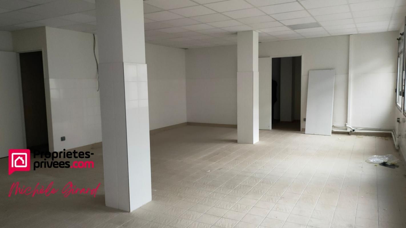 LE COTEAU LE COTEAU  -  MURS COMMERCIAUX LIBRES, LOCAL 255 m² 4