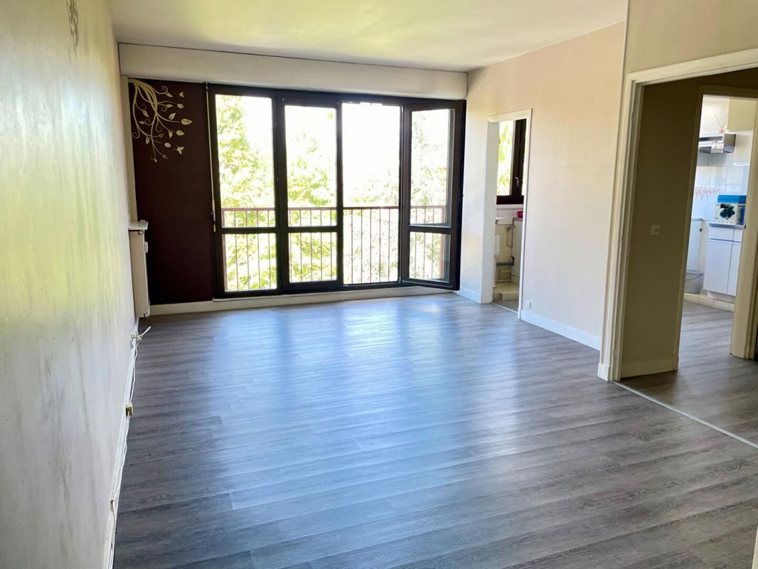 CORBEIL-ESSONNES Appartement Corbeil-Essonnes - 3 pièces - 64,69m2 2