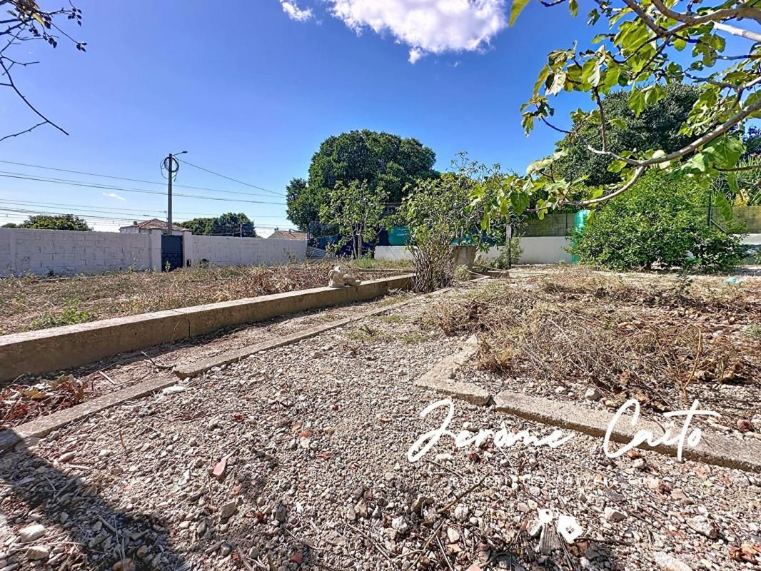 NIMES Terrain Nimes 230 m2 non viabilisé - libre constructeur 3