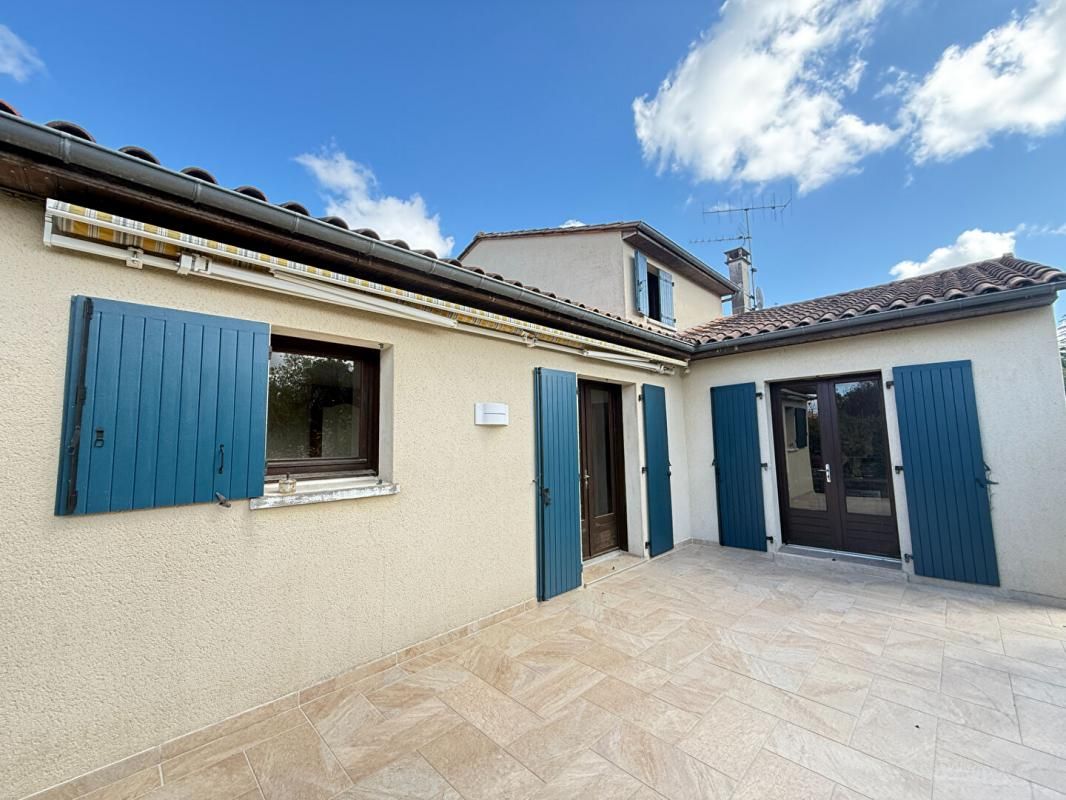 Maison avec piscine Voeuil Et Giget 5 pièce(s) 135 m2
