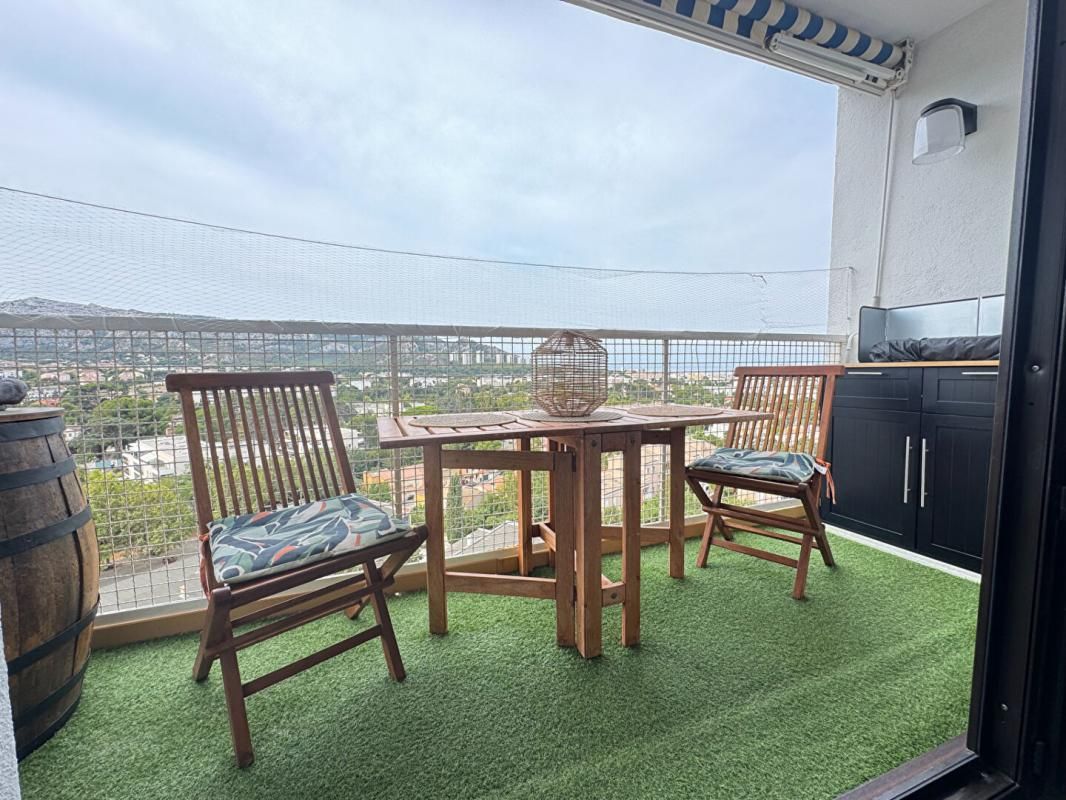 MARSEILLE-9E-ARRONDISSEMENT 13009 Proche Mazargues T3/4 avec vue mer dans copro fermée 2