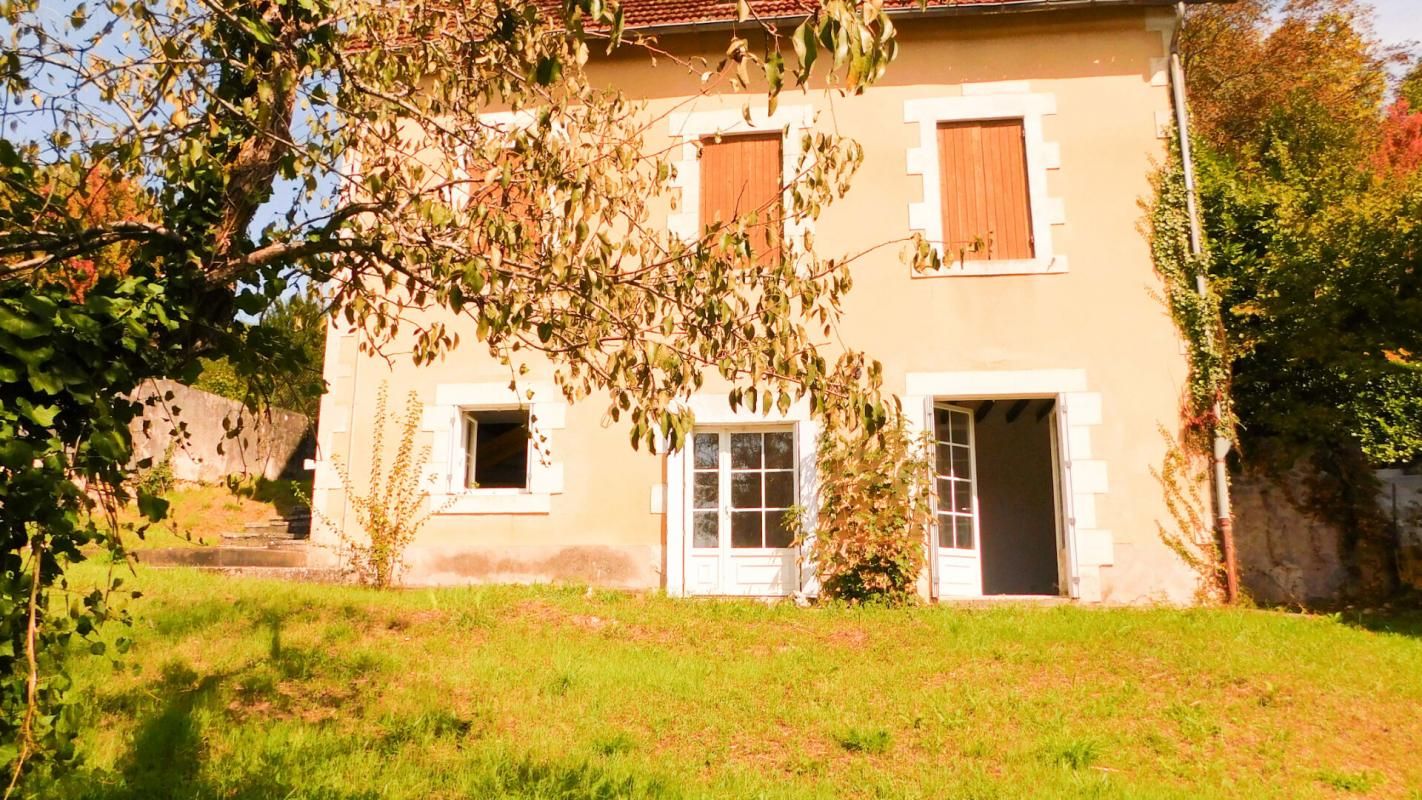 SOUILLAC Maison de ville avec jardin de  1047m² à  Souillac - 4 pièce(s) 107 m2, 3 chambres, 2 salles d'eau 1