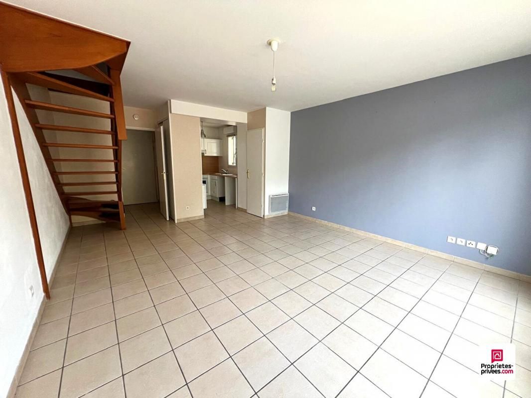 MEULAN-EN-YVELINES 78250 MEULAN EN YVELINES, Appartement duplex 3 pièce(s) 61.91 m2, box et stationnement 3