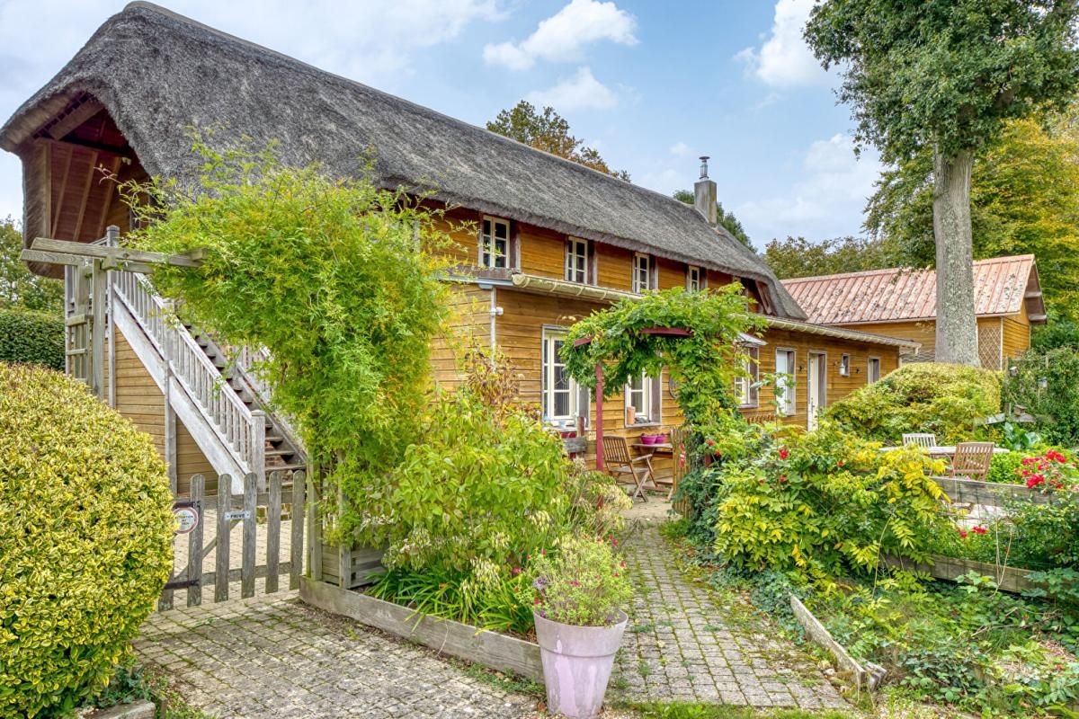 ETRETAT Propriété 1,40 ha (prairie 1,20ha) 2 bâtisses, 3 logements pour 293m2 habitables 3