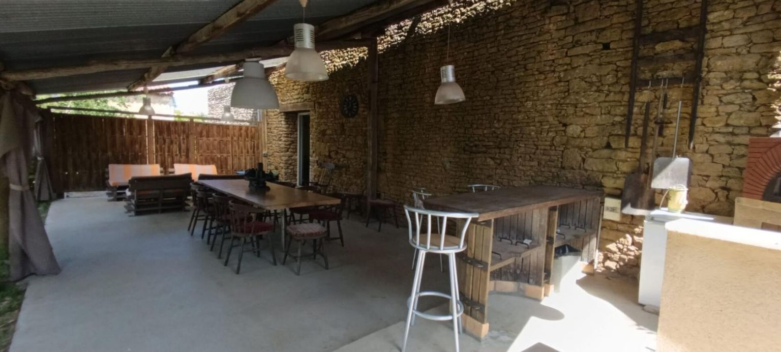 BAZOGES-EN-PAREDS Maison 11 pièce(s) 320 m2 4