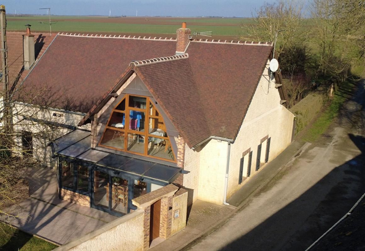 COINCES Maison en pierres 165 m2 sur 1840 m2 de terrain 1