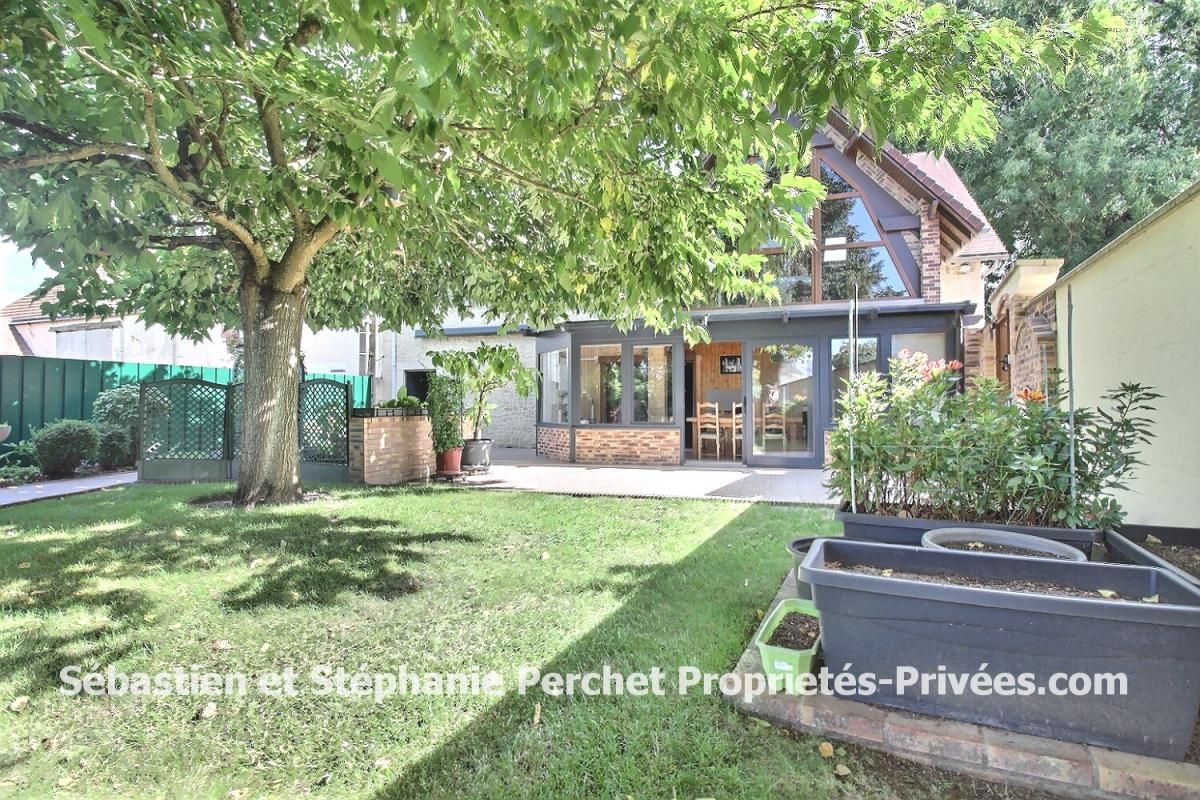 COINCES Maison en pierres 165 m2 sur 1840 m2 de terrain 2