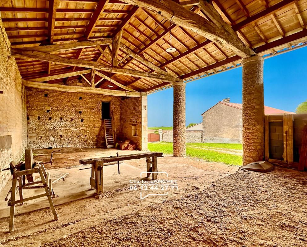ROUILLAC Ensemble immobilier proche rouillac 1