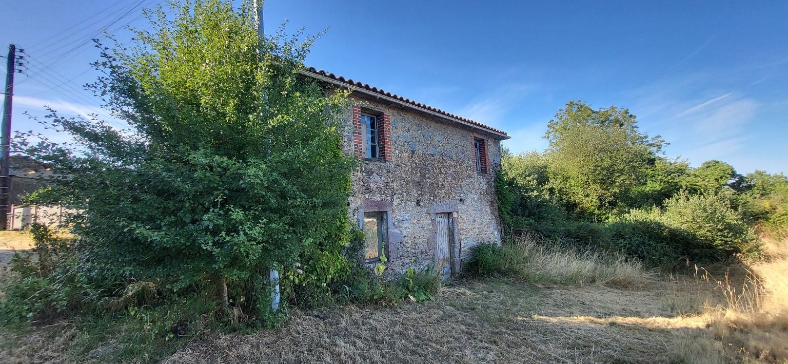 SAINT-PIERRE-DU-CHEMIN Maison Saint Pierre Du Chemin 8 pièce(s) 1