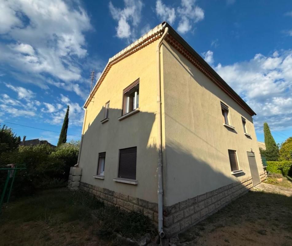 BAGNOLS-SUR-CEZE Maison Bagnols Sur Ceze 7 pièce(s) 134 m2 1