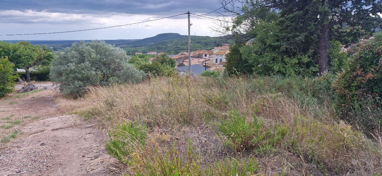 PERET Terrain 606 m2 avec une trés jolie vue 2