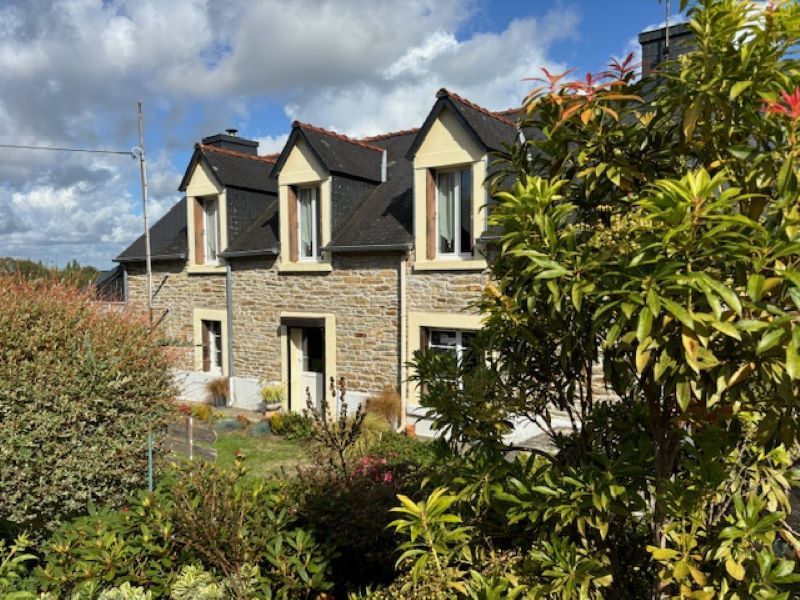 MELGVEN Penty Breton avec dépendance et terrain arboré &carport 1