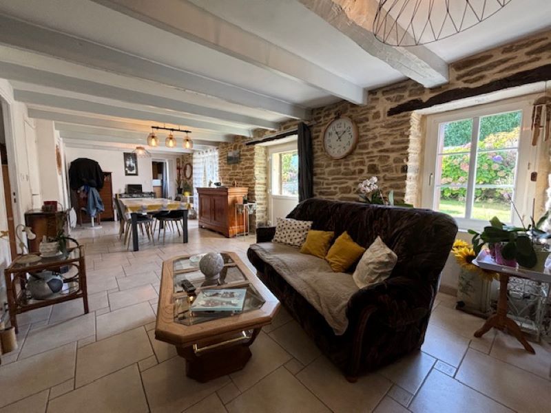 MELGVEN Penty Breton avec dépendance et terrain arboré &carport 2