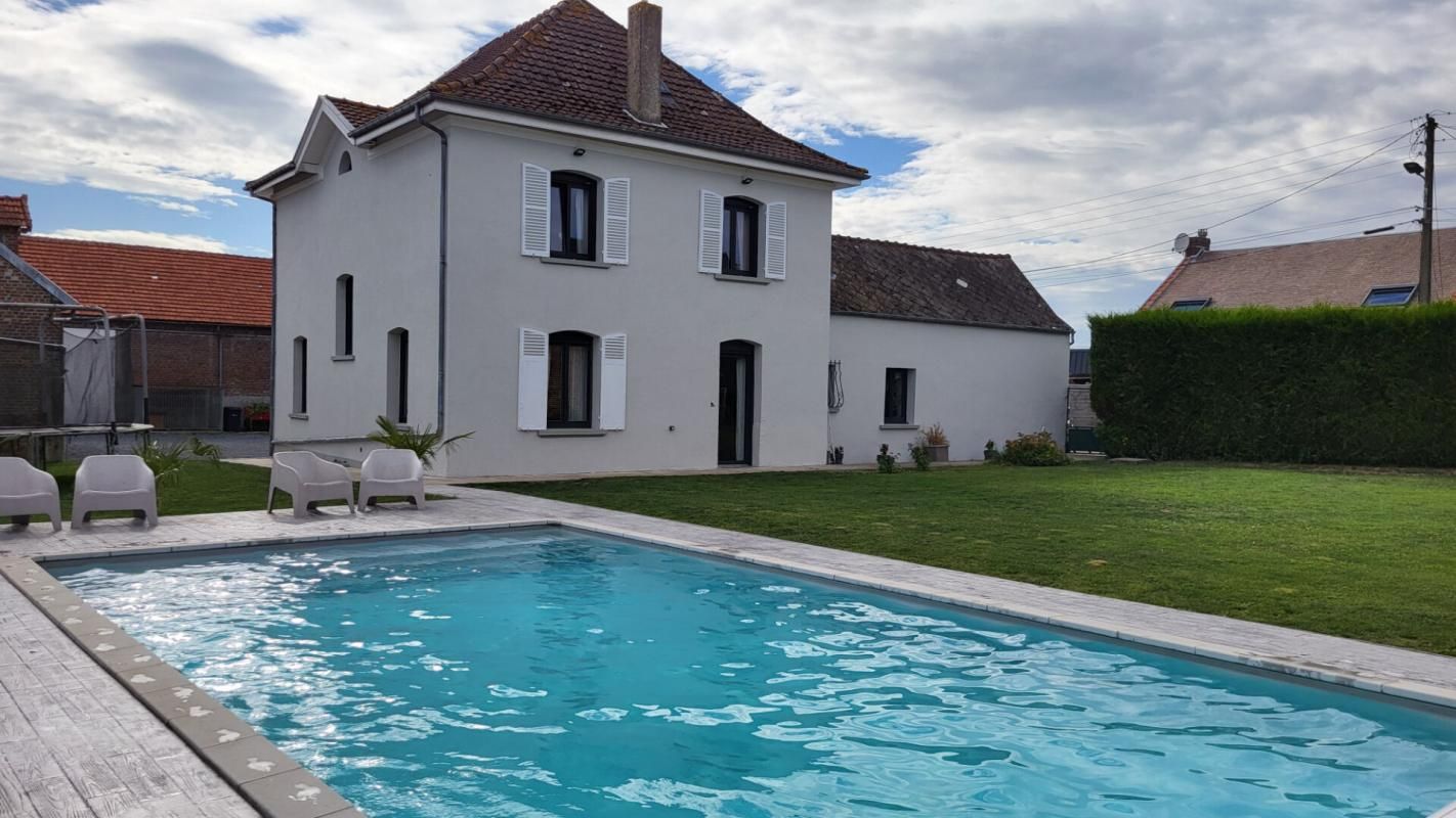 SAINT-QUENTIN Magnifique propriété proche ST QUENTIN 1