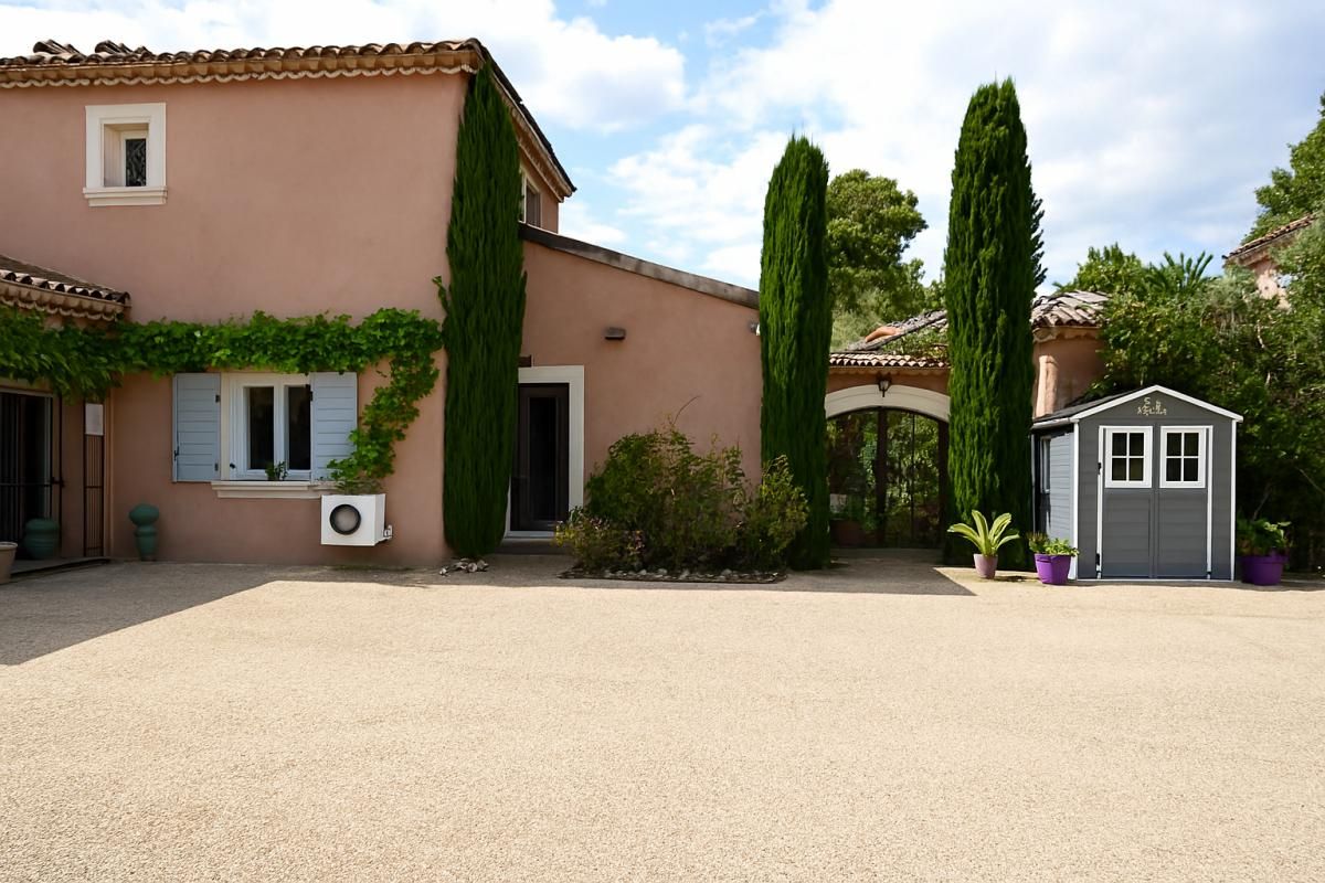MONTBOUCHER-SUR-JABRON Maison Montboucher Sur Jabron 7 pièce(s) 205 m2 4