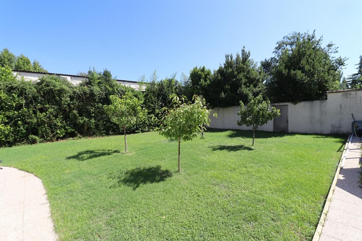 SORGUES Maison Sorgues 6 pièce(s) 152 m2 2