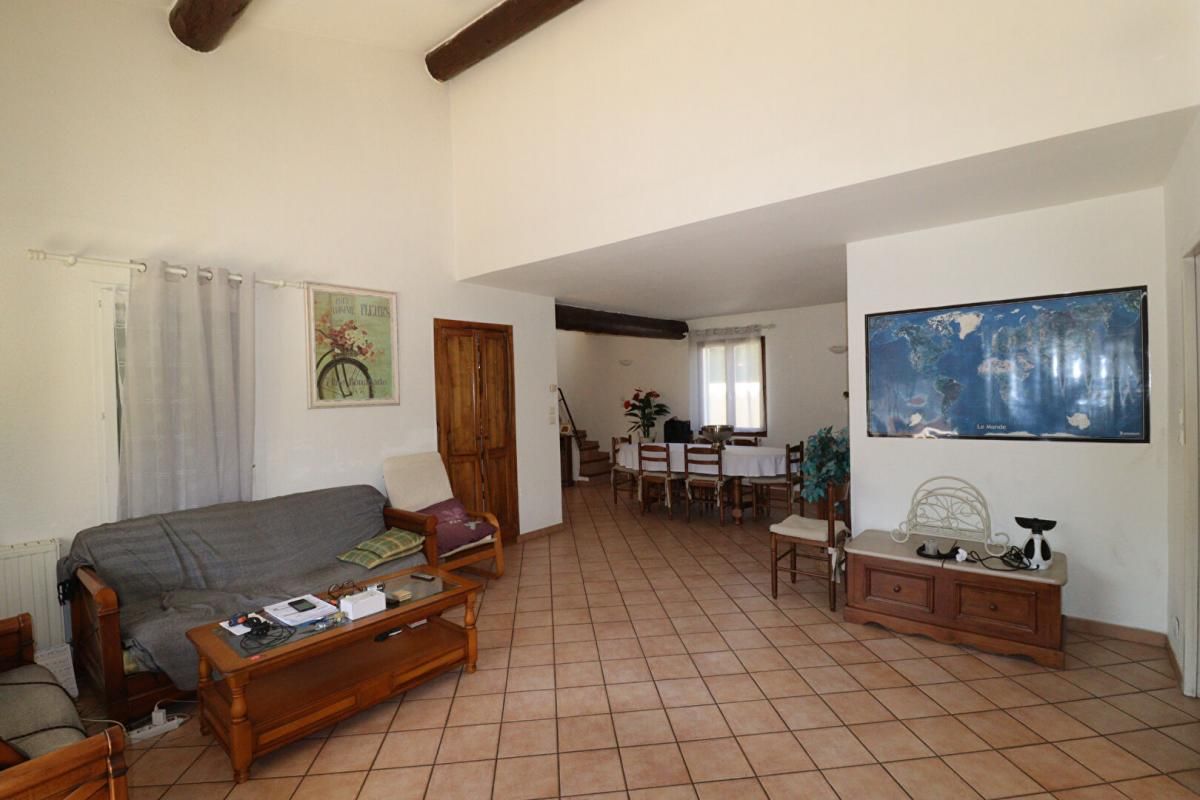 SORGUES Maison Sorgues 6 pièce(s) 152 m2 4