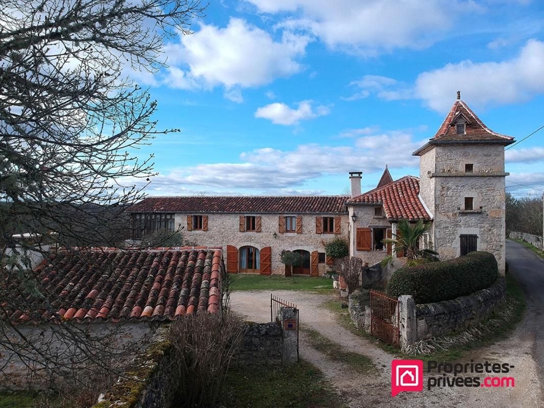 LALBENQUE Authentique maison en pierre avec pigeonnier, dépendance et piscine 1