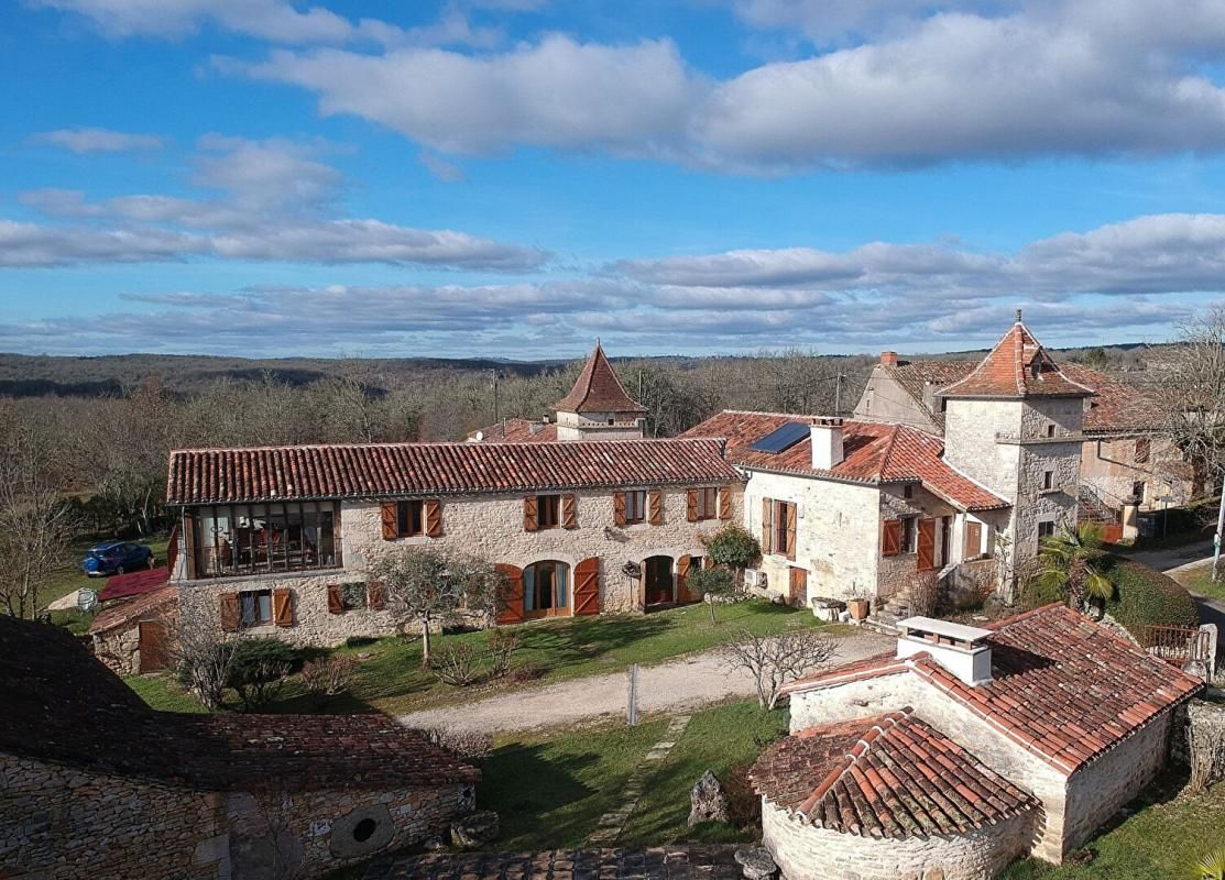 LALBENQUE Authentique maison en pierre avec pigeonnier, dépendance et piscine 2