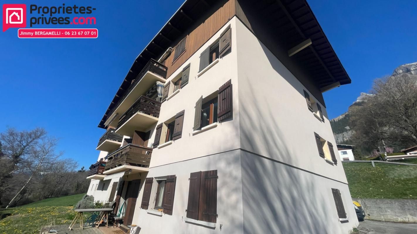 Appartement T3 de 81,24 m² au Plateau d'Assy avec box et cave