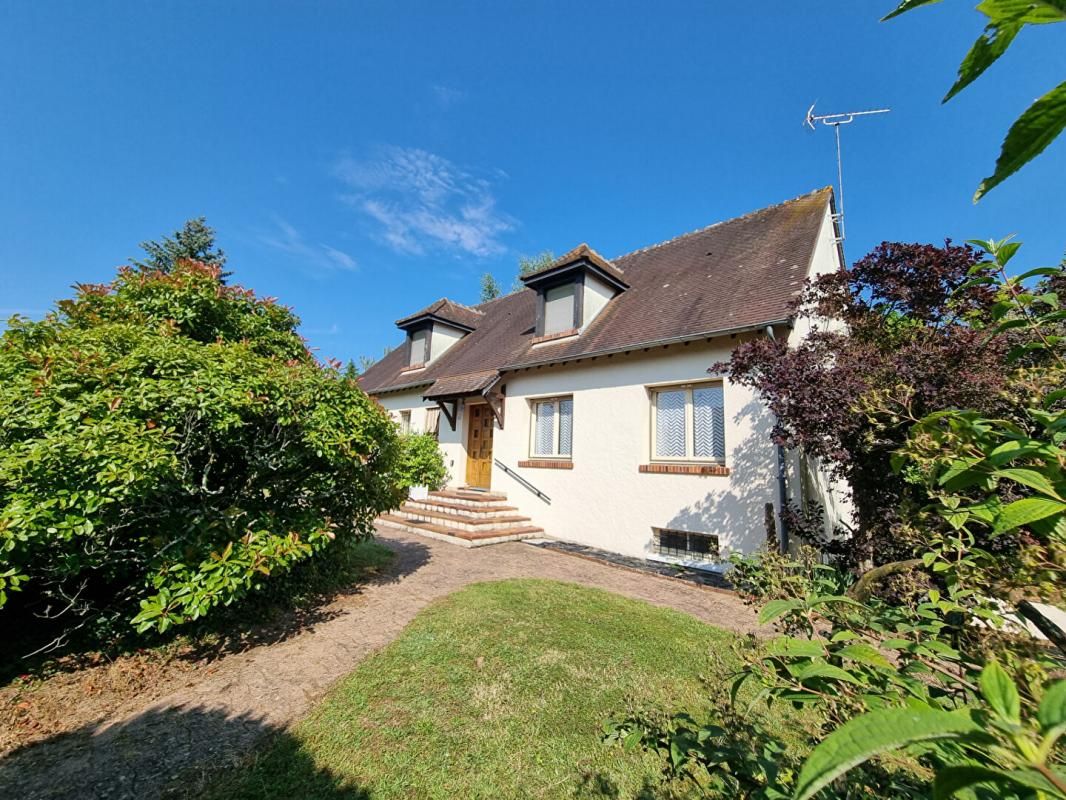 OUZOUER-SUR-LOIRE MAISON TRADITIONNELLE  et UN TRES BEL ETANG de plus de 4000m² 1