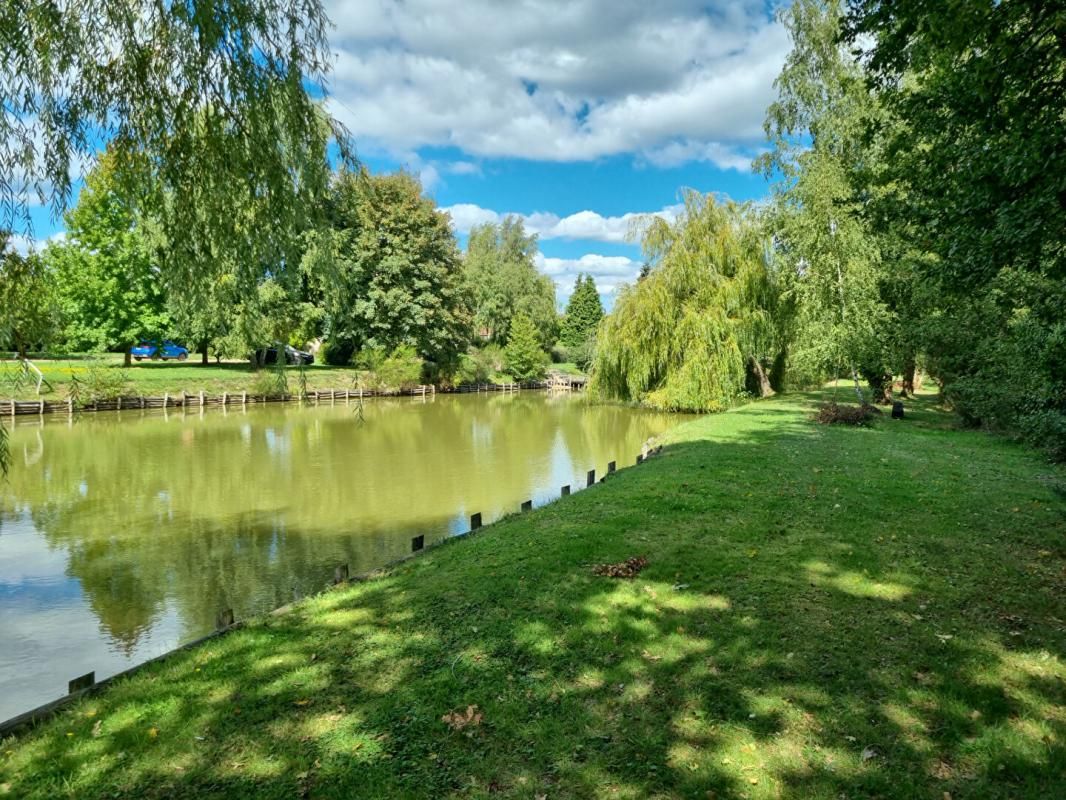 OUZOUER-SUR-LOIRE MAISON TRADITIONNELLE  et UN TRES BEL ETANG de plus de 4000m² 3