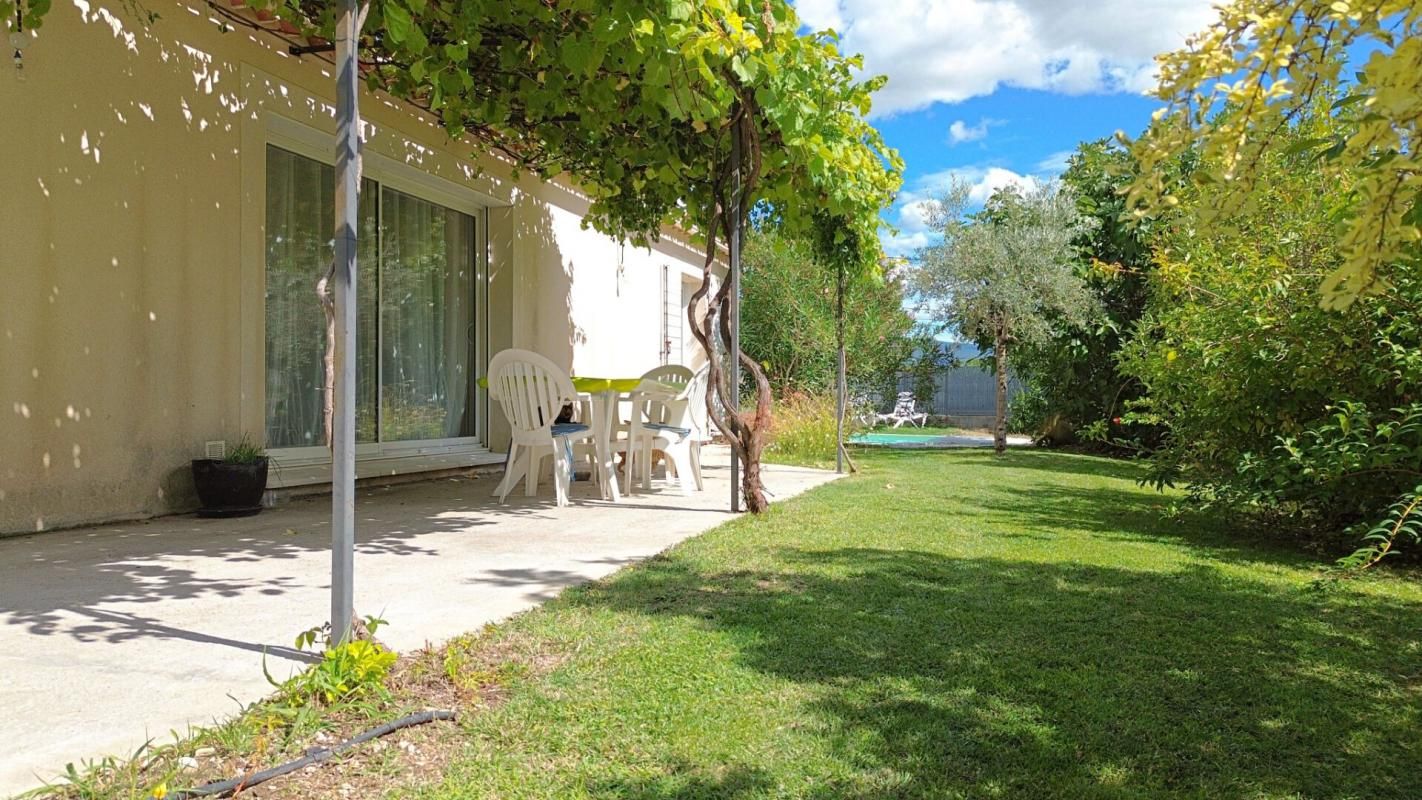 CAROMB : Maison avec piscine et vue sur le Ventoux