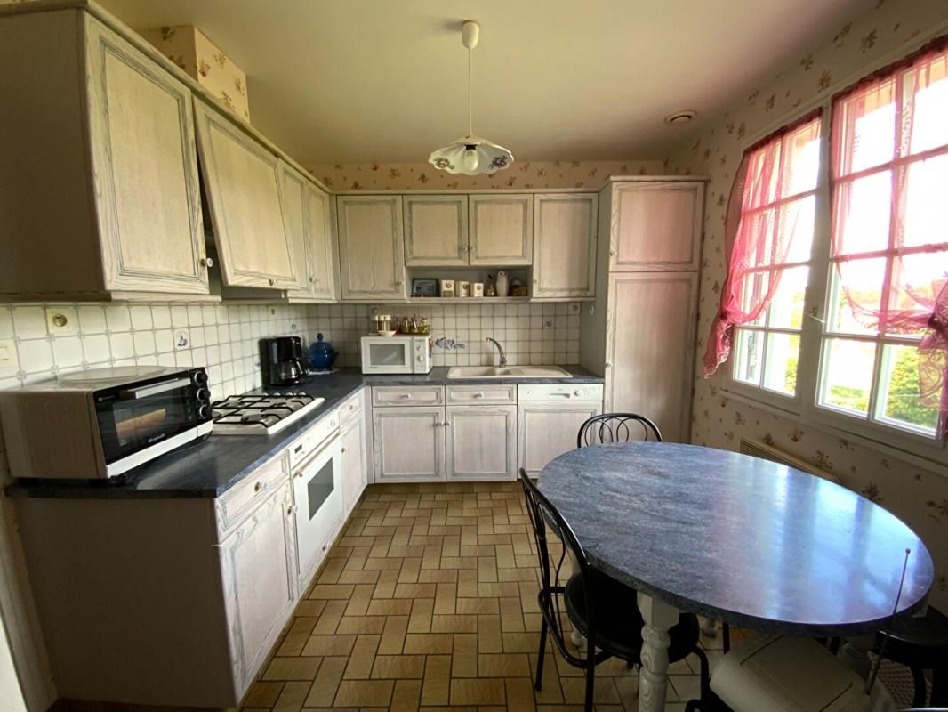 SOURDEVAL Maison Sourdeval 5 pièce(s) avec jardin 3