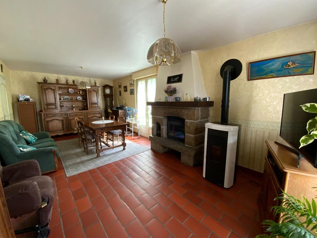 SOURDEVAL Maison Sourdeval 5 pièce(s) avec jardin 4