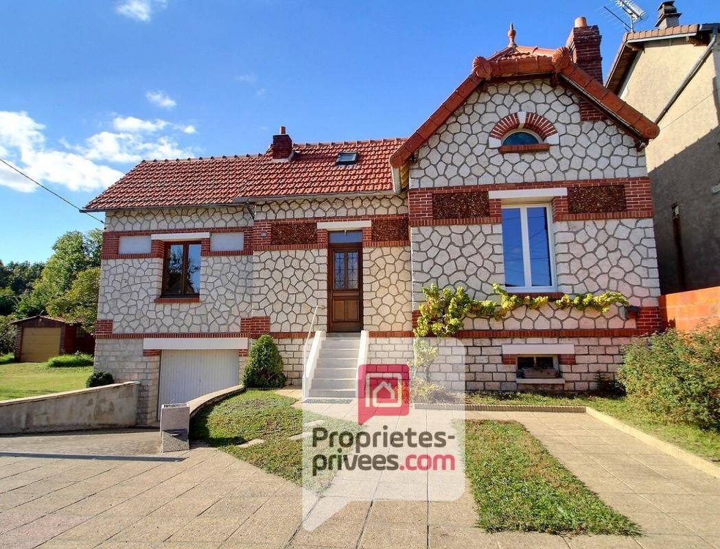 CHALETTE-SUR-LOING MAISON de CHARME AVEC PONTON PRIVE SUR LE LOING - TERRAIN d'environ 6000 m2 dont parcelle constructible - 10 mn de MONTARGIS 1